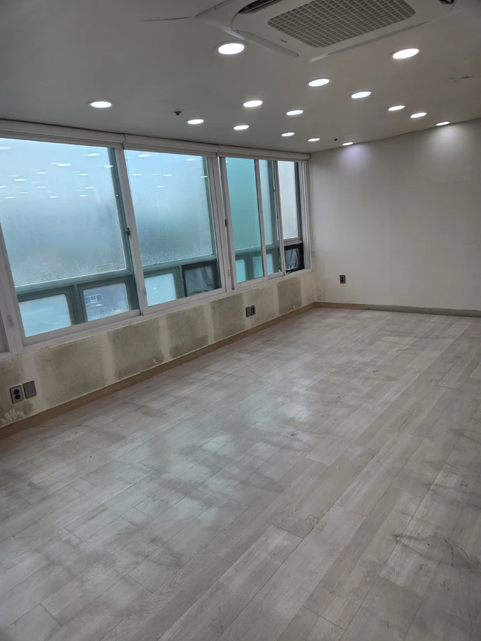 수원학원이전철거 현장 사진