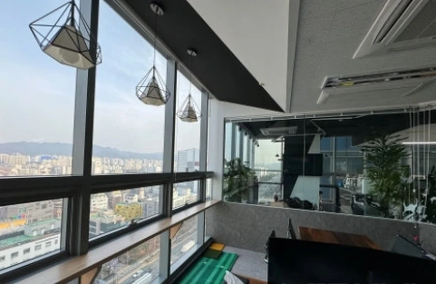 사무실 안전필름 교체 시공