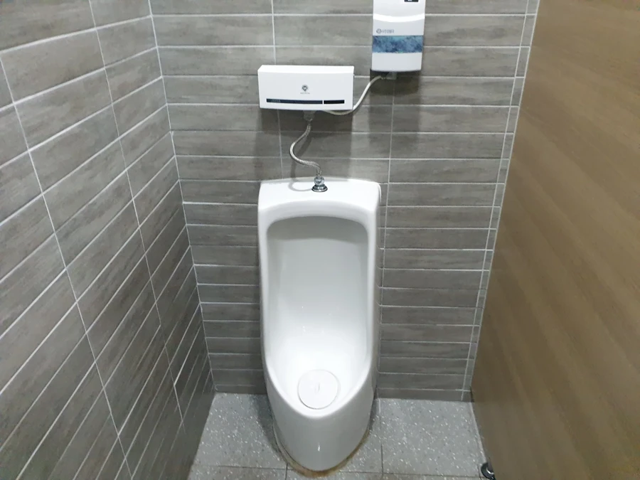 서울 변기막힘 현장, 새로 설치된 깨끗한 변기