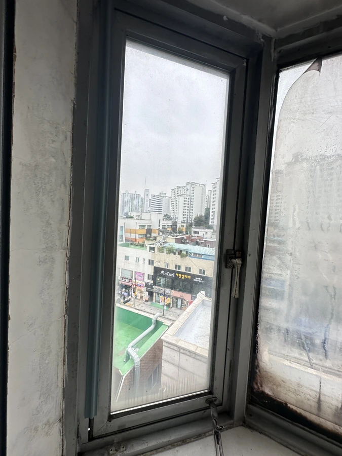 캐시먼트 창문