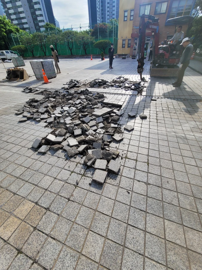 파손 구간 철거