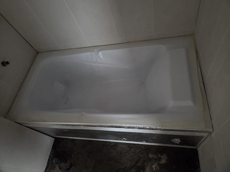 부산 우암동 효성해밀턴 마래 현장 아메리칸 스텐다드 욕조 577세대 설치중