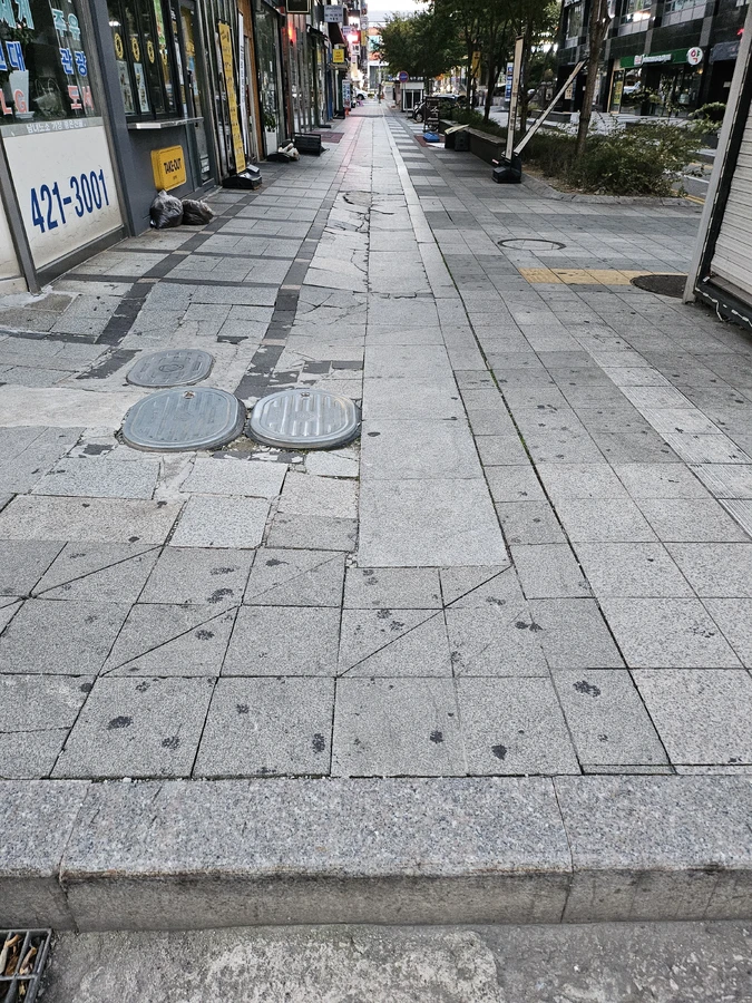 아파트 단지 보도블럭 교체 시공 전