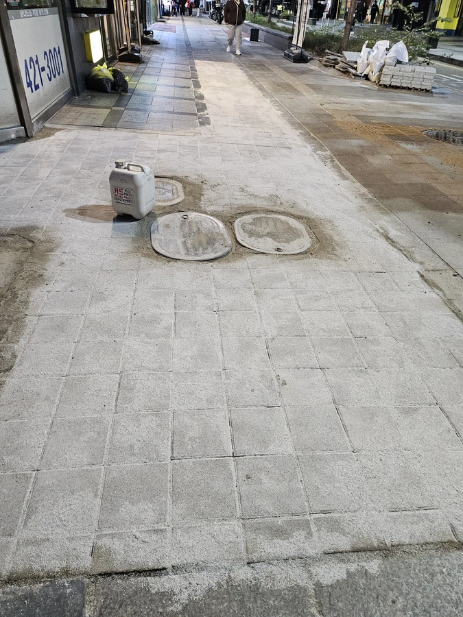 아파트 단지 보도블럭 교체 시공 후