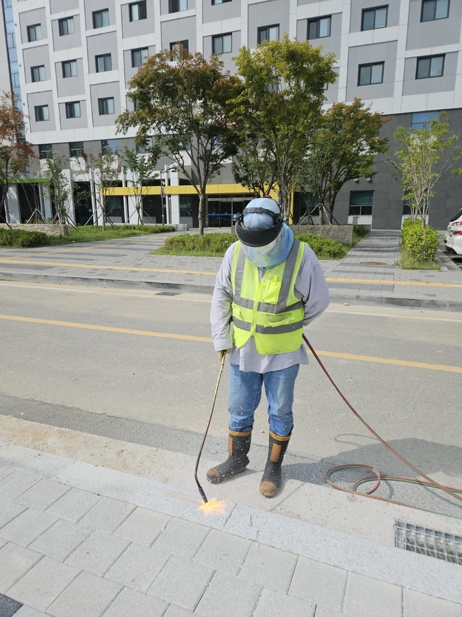 은평 화강석버너구이 시공 완료