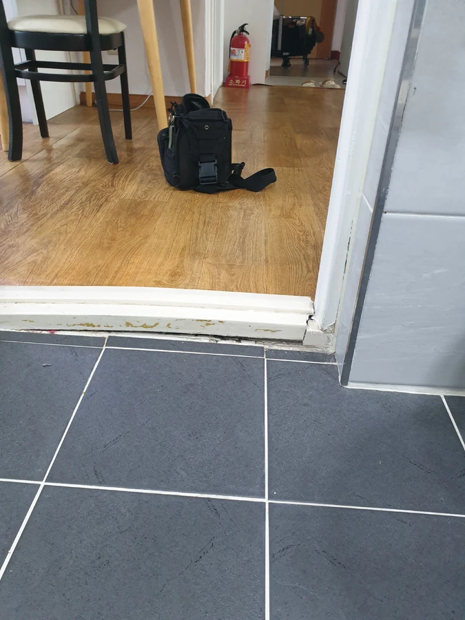 문틀수리