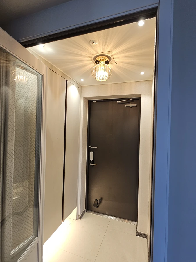 인테리어 간접조명 시공 후 — 보라매자이 / 현관 센서등 신발장 간접조명