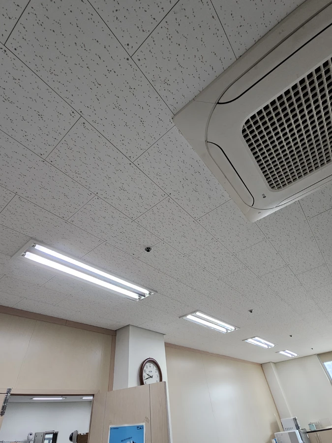LED 간접조명 교체 전 — 사무실 형광등 LED로 교체하기