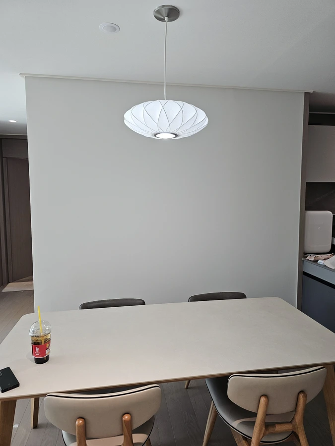 인테리어 간접조명 시공 후 — 서초 래미안 원페를라 / 고급 펜던트 조명 설치 / 허먼밀러 펜던트 / 원하는 곳에 조명 설치