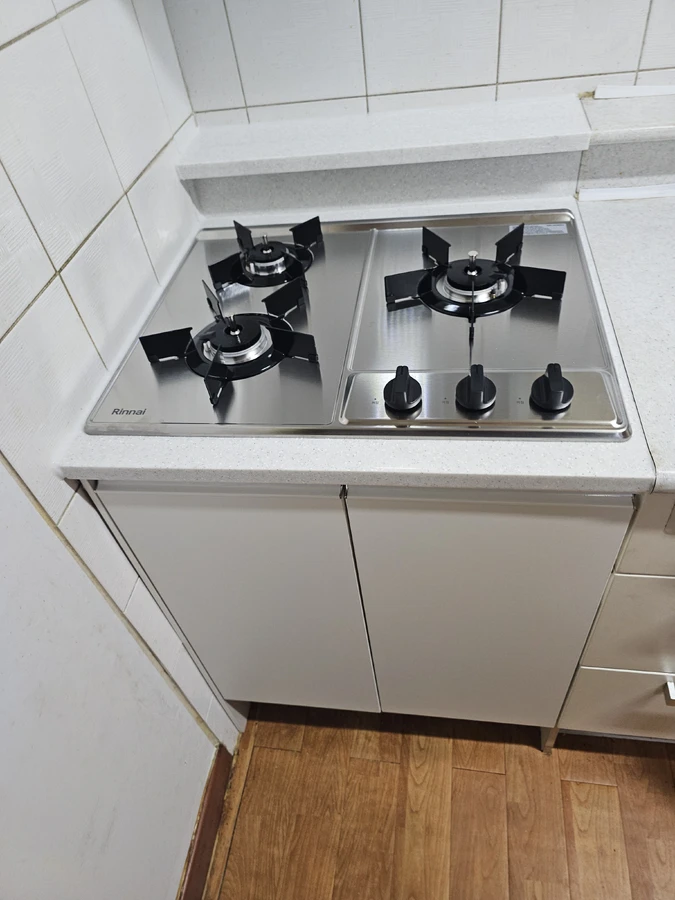 싱크대 하부장·상판·빌트인 쿡탑 시공 완료 — 시공 후