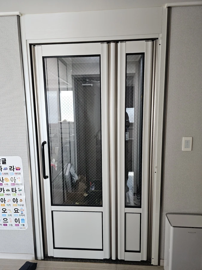 스윙도어 교체 작업