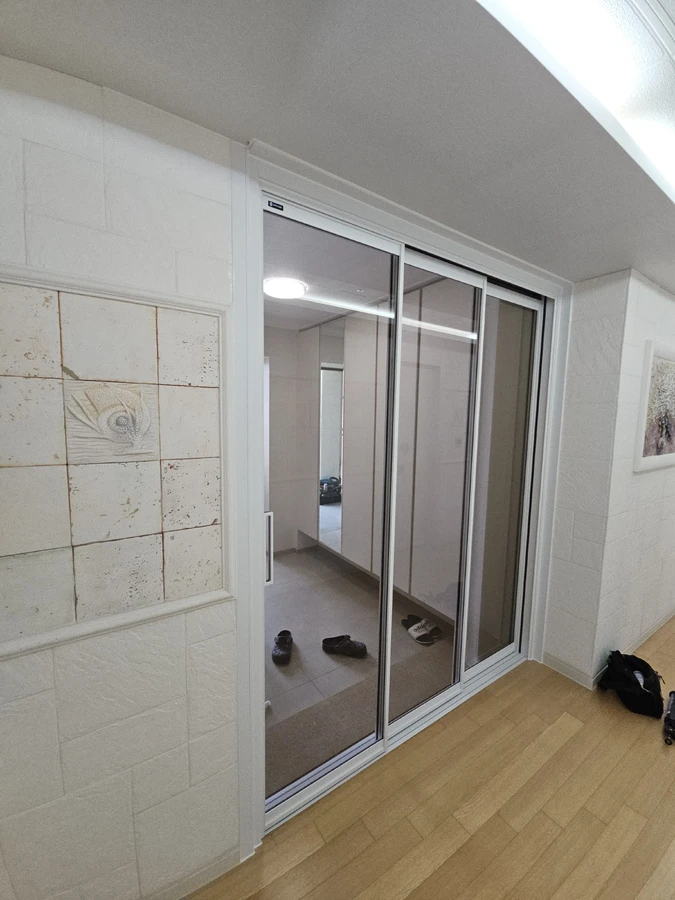 가벽 철거 후 3연동 중문 설치