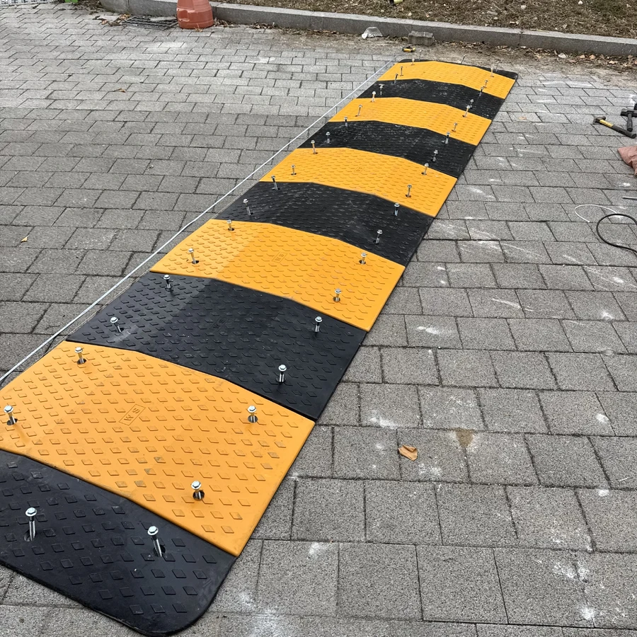 파주 신산초등학교 과속방지턱 시공사례