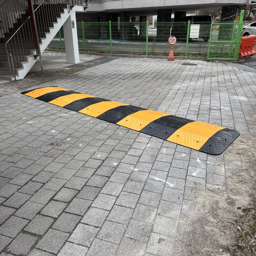 파주 신산초등학교 과속방지턱 시공사례 시공 사진 7