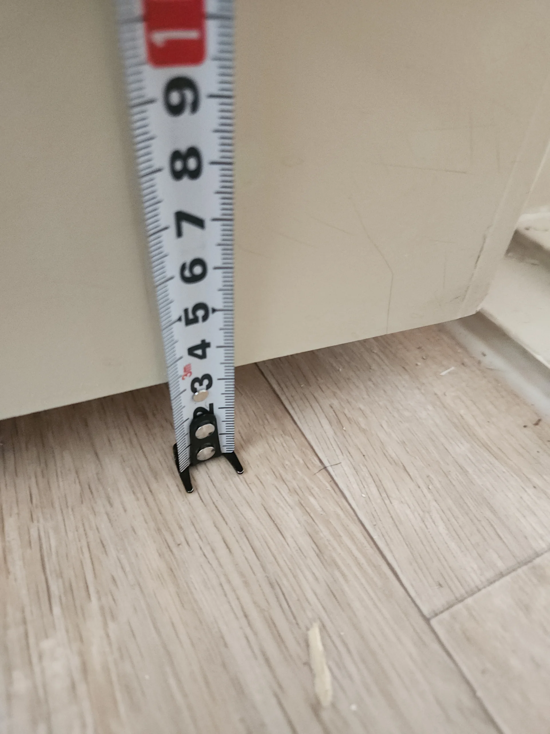 기흥 방 문 높이 조절 – 바닥에 긁히던 문, 하루 만에 매끄럽게 시공 사진 1 - 집사이지 전국 생활 설치·수리