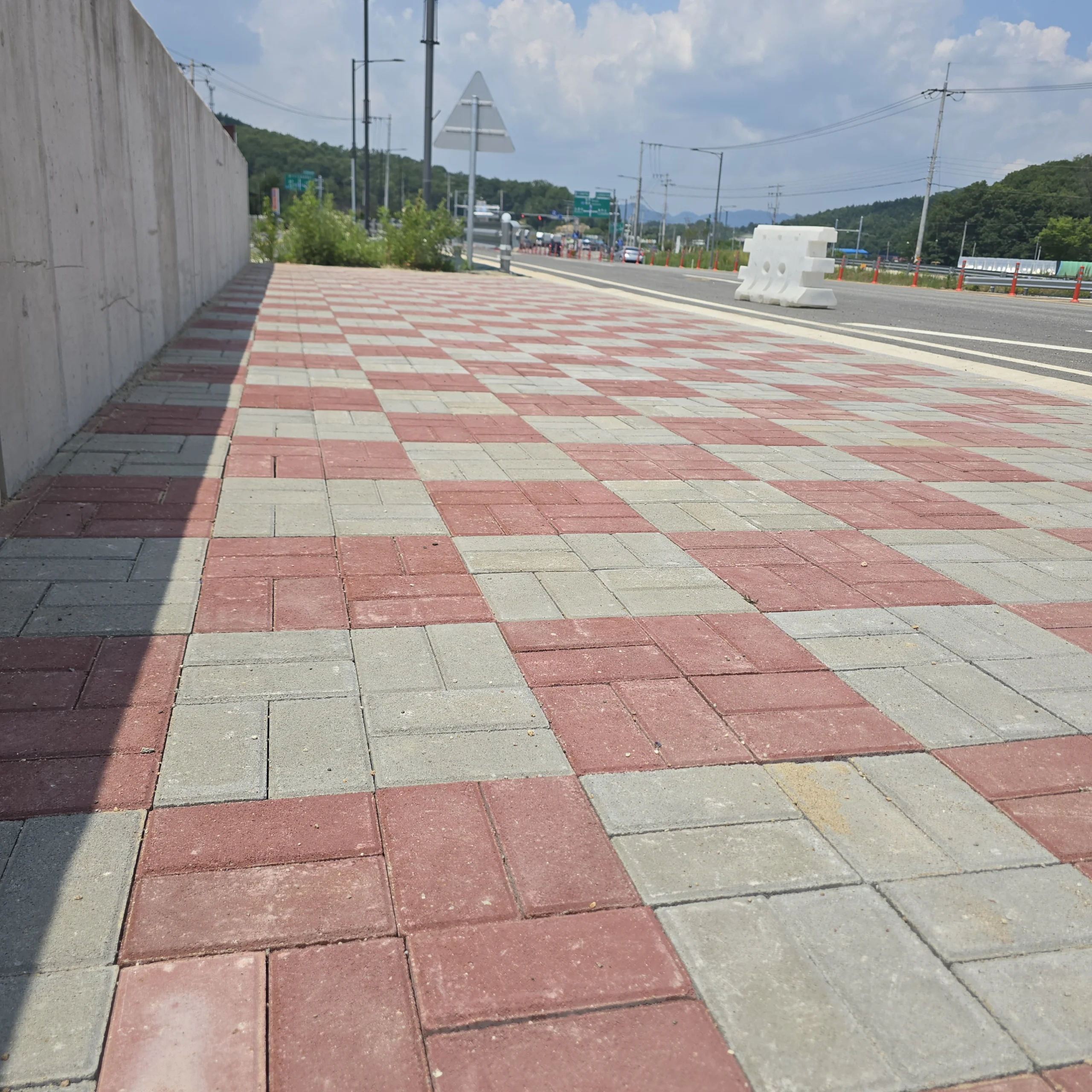 시공 후 - 충주 버스정류장침하보도블럭교체 집사픽스