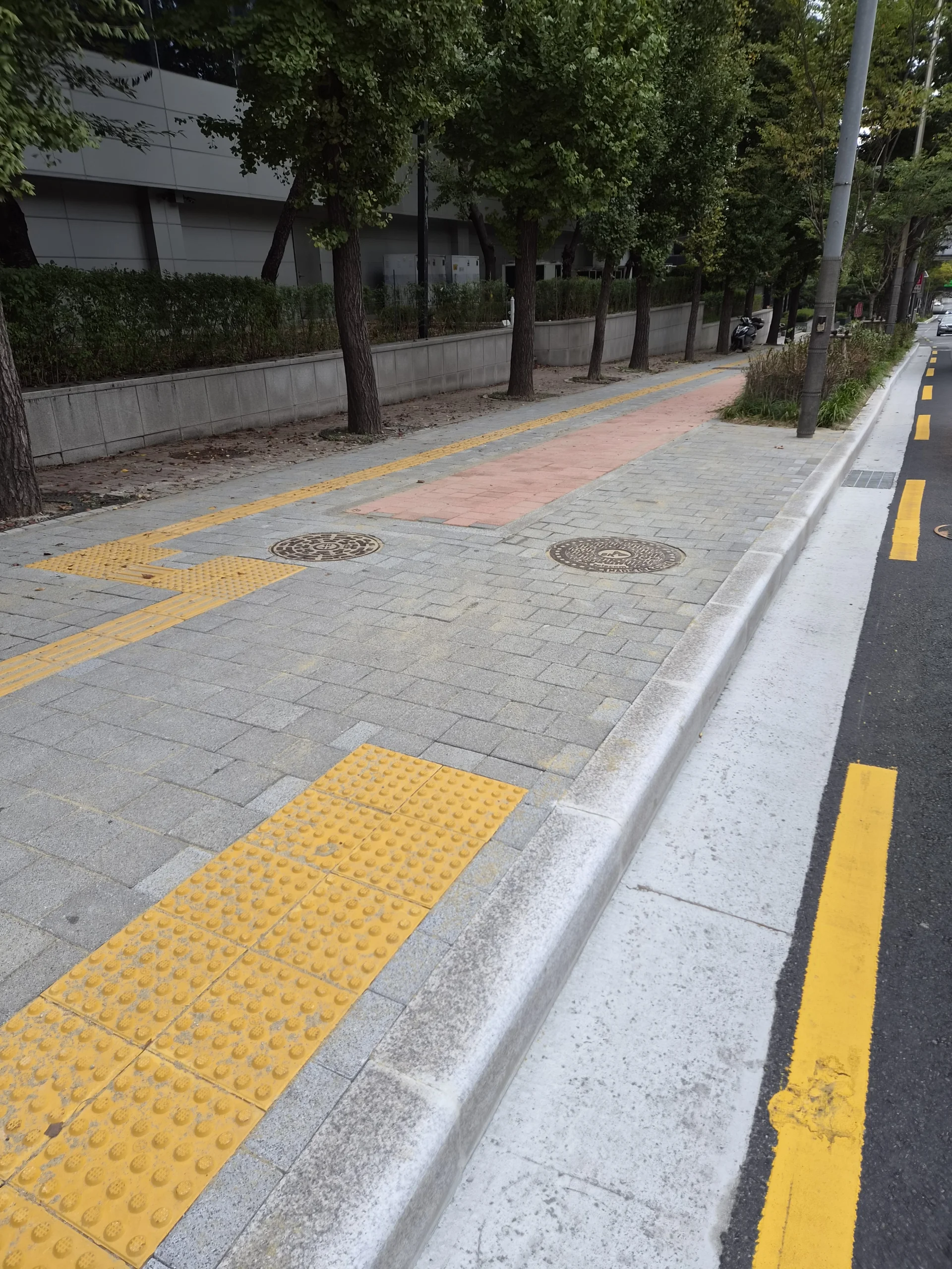 시공 후 - 강남 보도블럭 부분수리, 깨진 구간만 걷어내고 다시 앉히다 집사넘버원