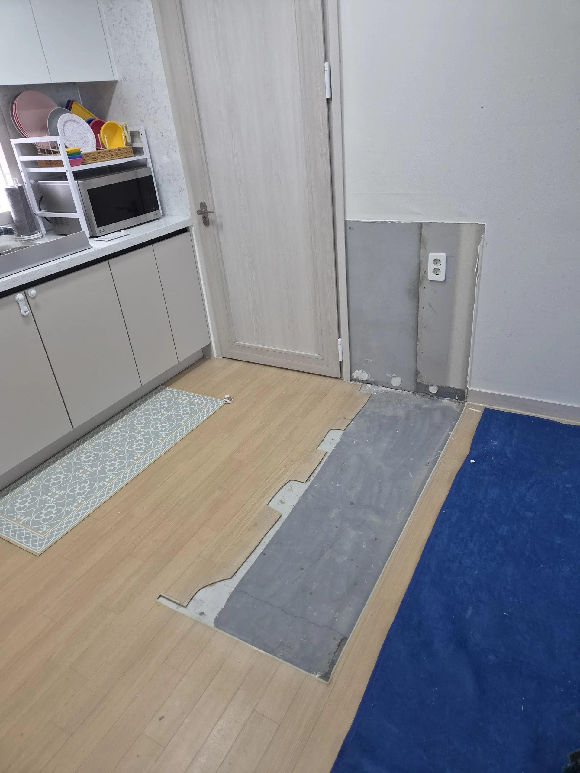 과천 아일랜드장 철거 시공 사진 1 - 집사고 전국 생활 설치·수리