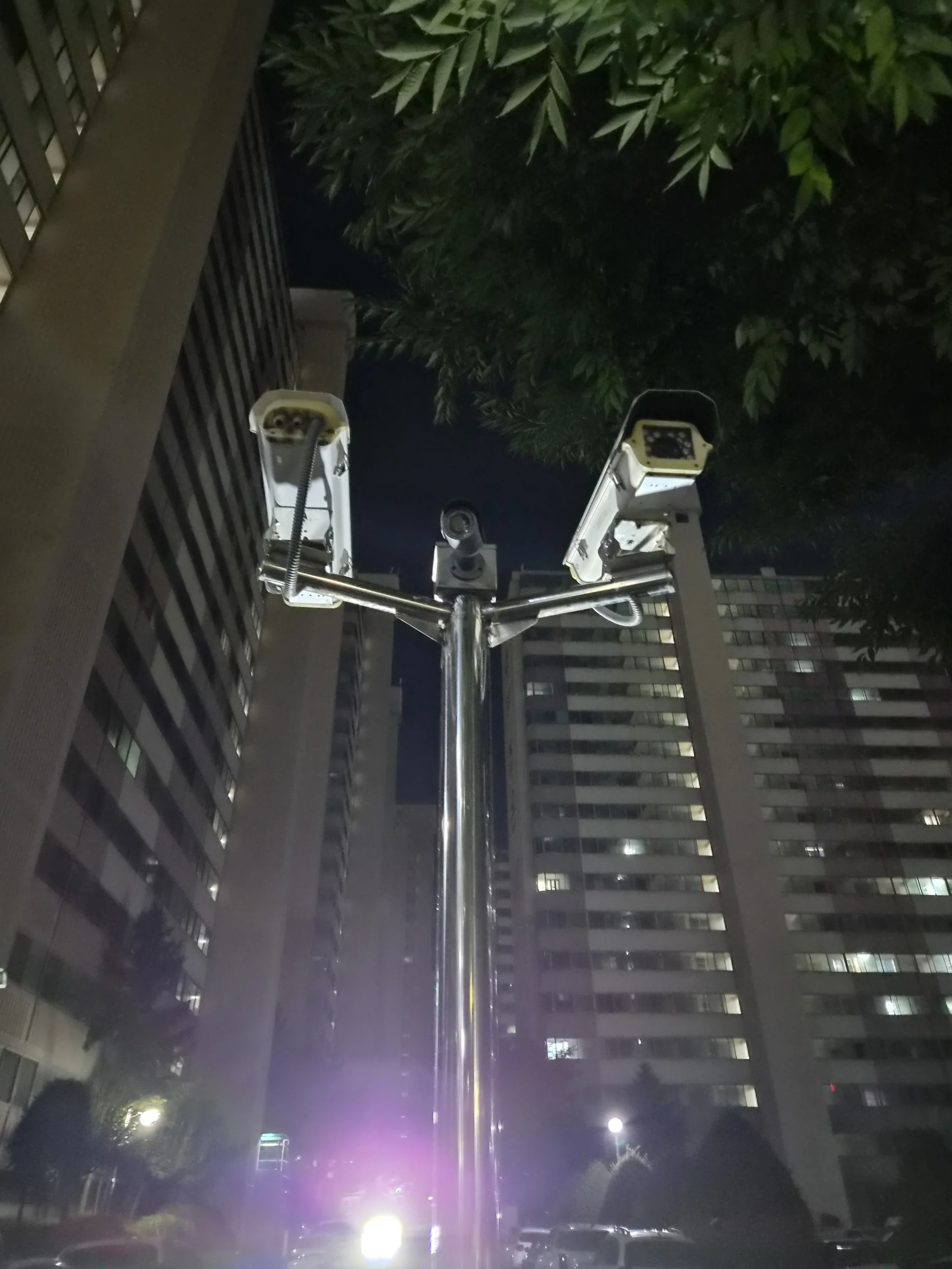 시공 후 - 평택 아파트입구 카메라기둥 수리 집사24