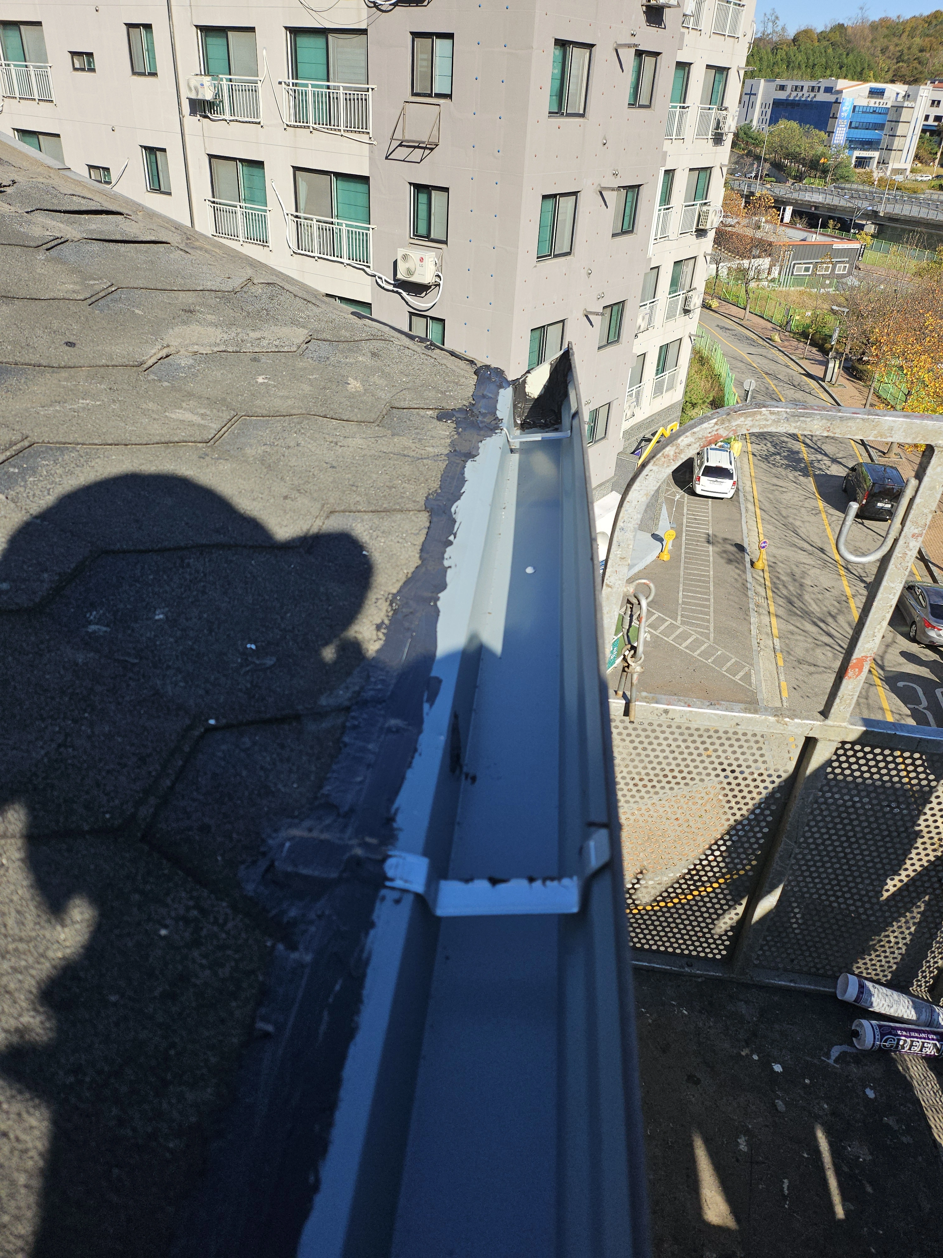 시공 전 - 처마 물받이 처짐 교정 및 교체