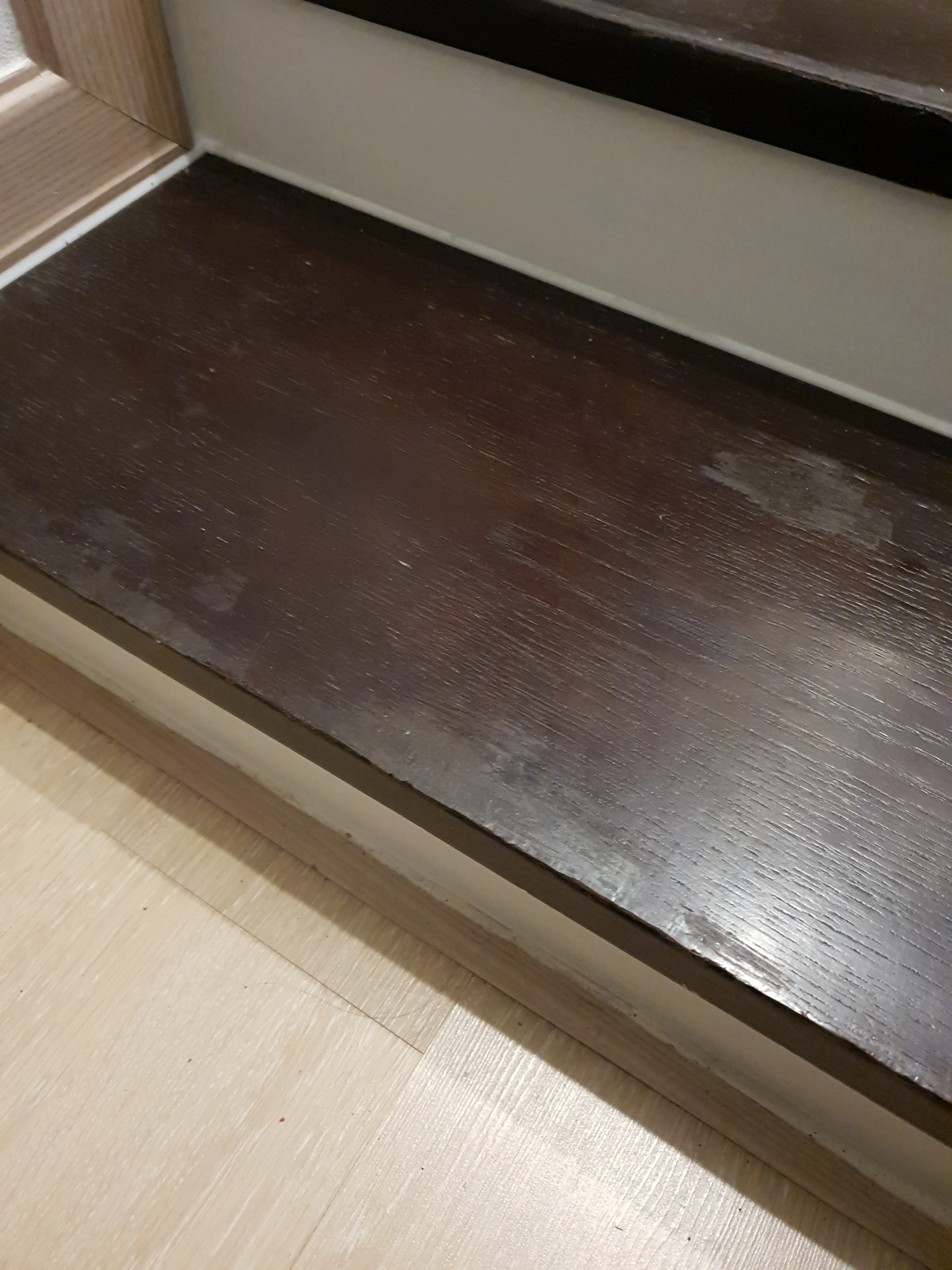 계단 코너 파손 부위 마감 작업