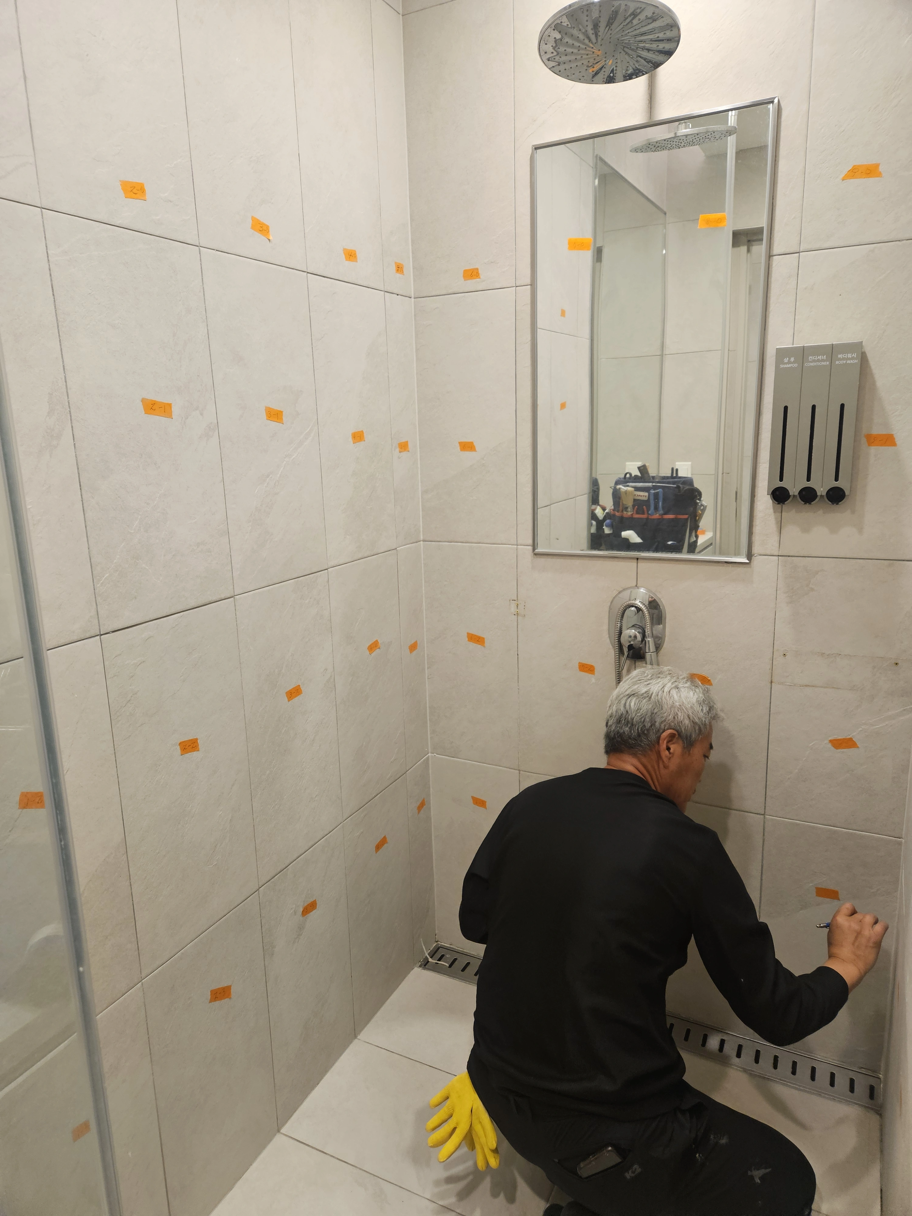 경기 수원 빌라 욕실 타일 노후화 시공 전