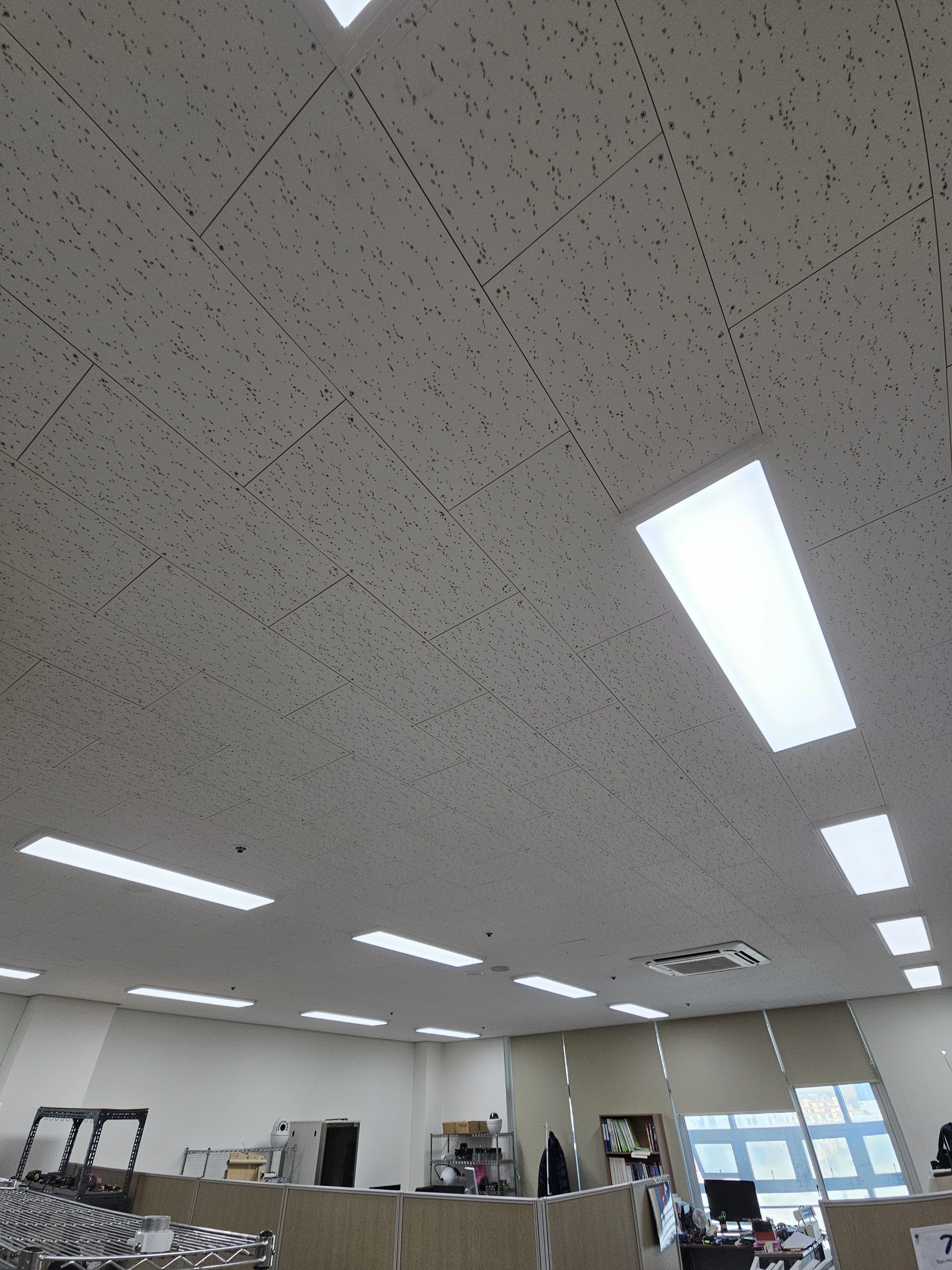 사무실 상업공간 간접조명 시공 후 — 사무실 형광등 LED로 교체하기