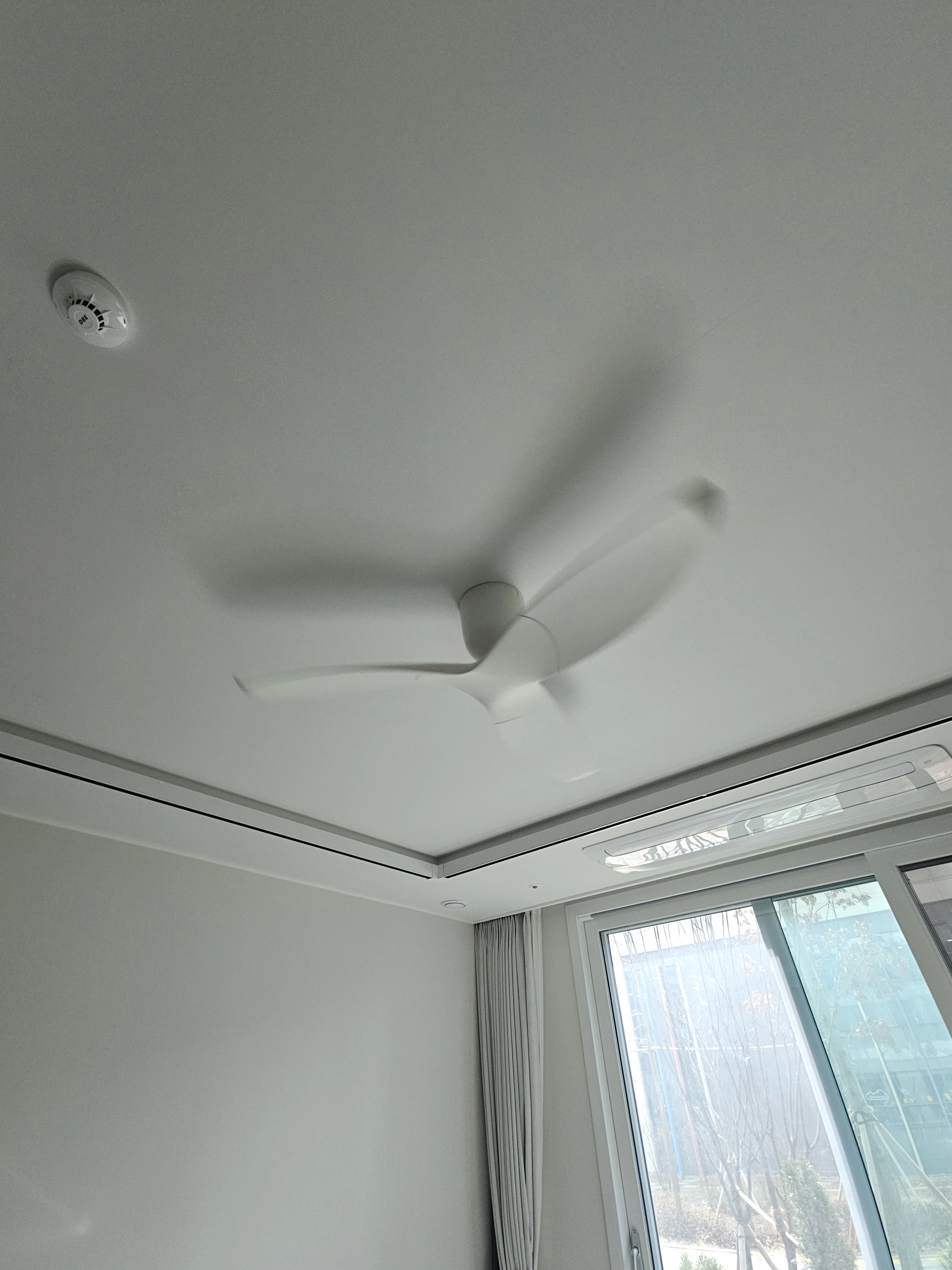 서울 아파트 간접조명 시공 후 — 올림픽파크포레온 / 에어라트론 전문설치 / 전선없는 곳에 실링팬 설치하기