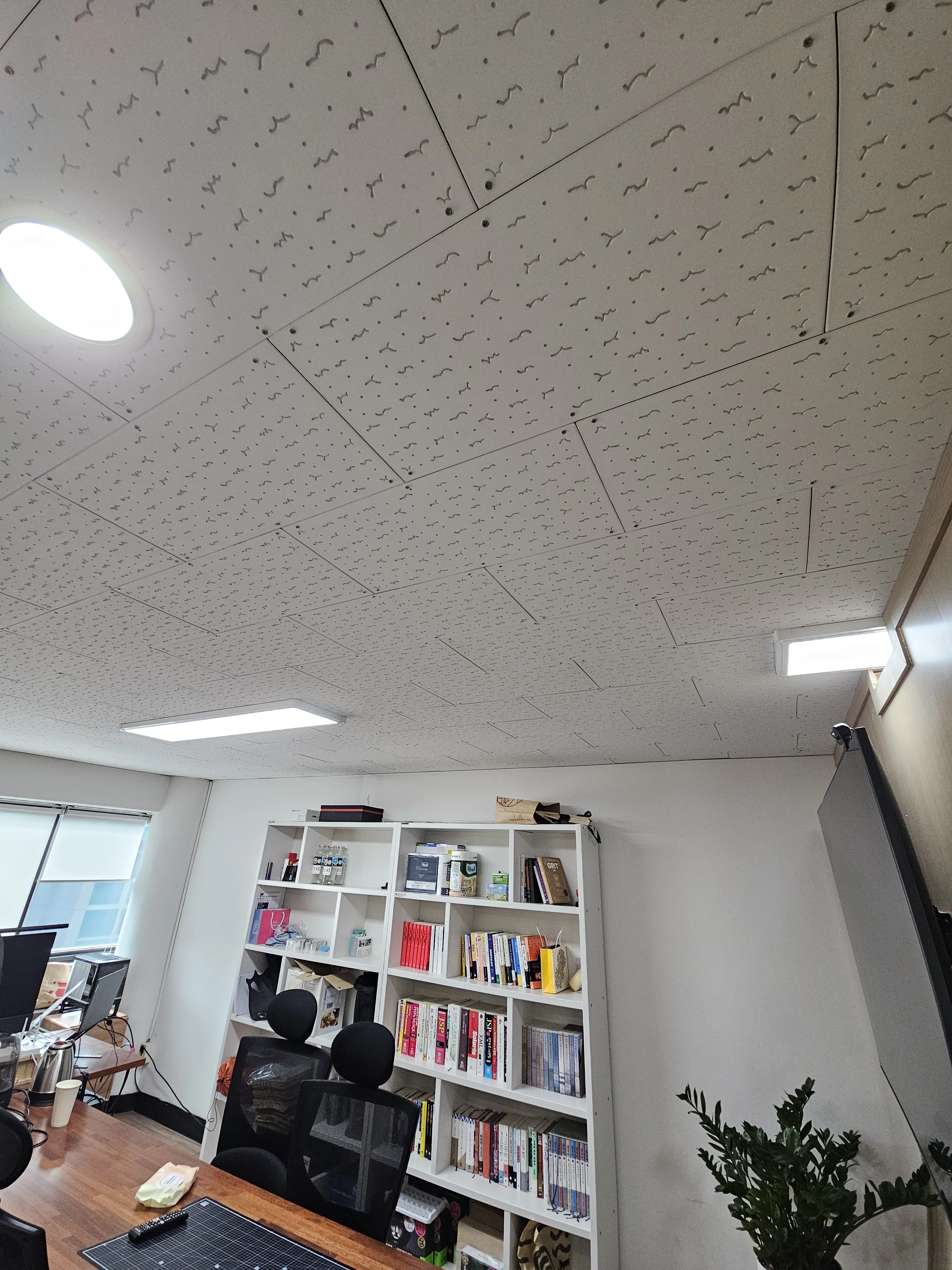 상업공간 간접조명 시공 후 — 강남사무실 / 낡고 오래된 형광등 / LED 전문 설치