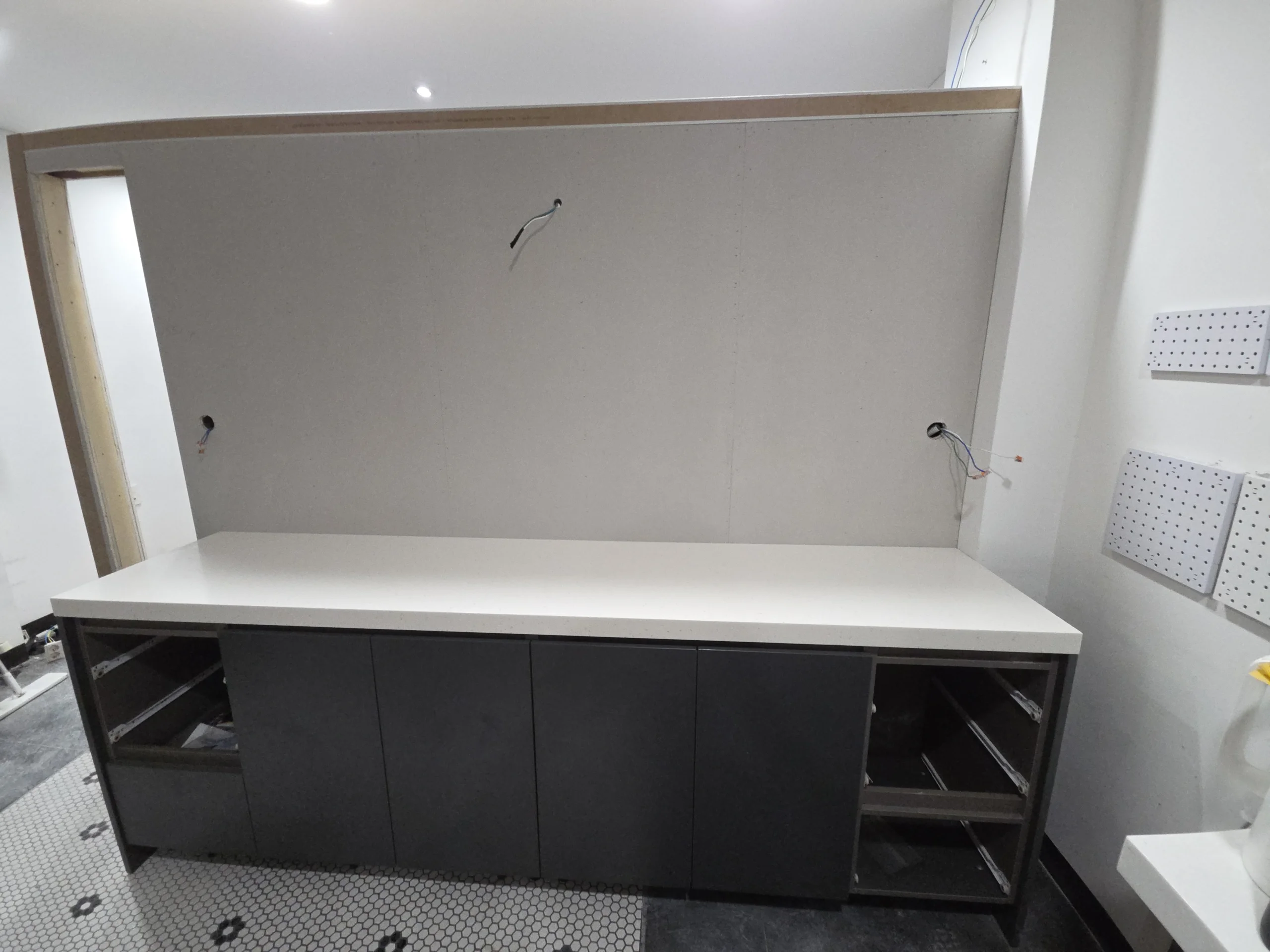경량철골 스터드 골조 시공 중
